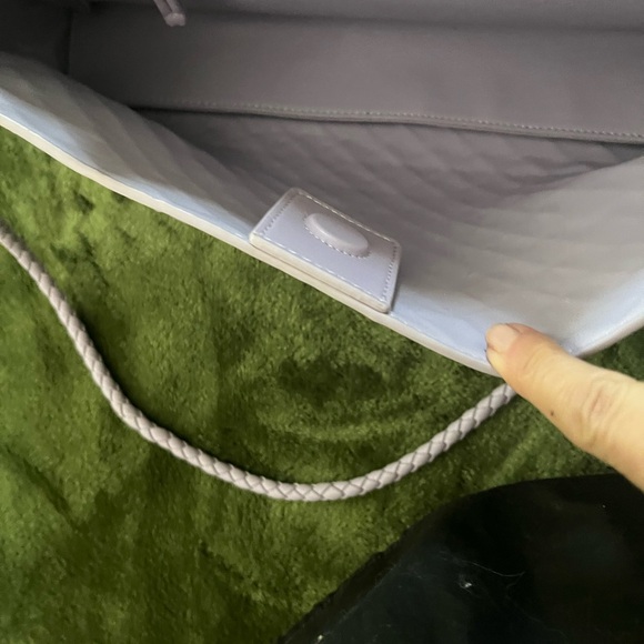 Bottega Veneta inspired  Woven Handbag in light purple with Gold Accent - Picture 7 of 12